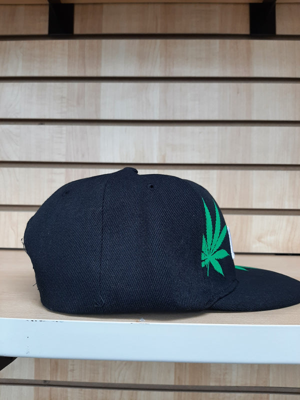 CAPS DESIGNERS KUSH HEMP LEAF SNAPBACK HBQ- 4625